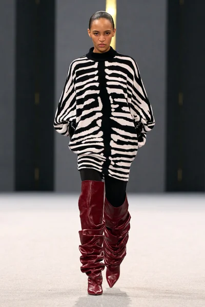 Look 18